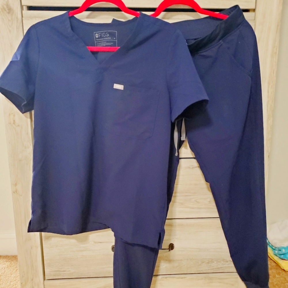 Figs navy blue scrub set M